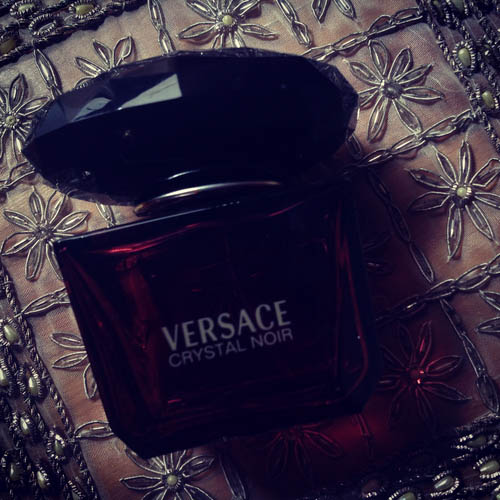 [REVIEW] Đánh giá nước hoa nữ Versace Crystal Noir tại Orchard.vn.