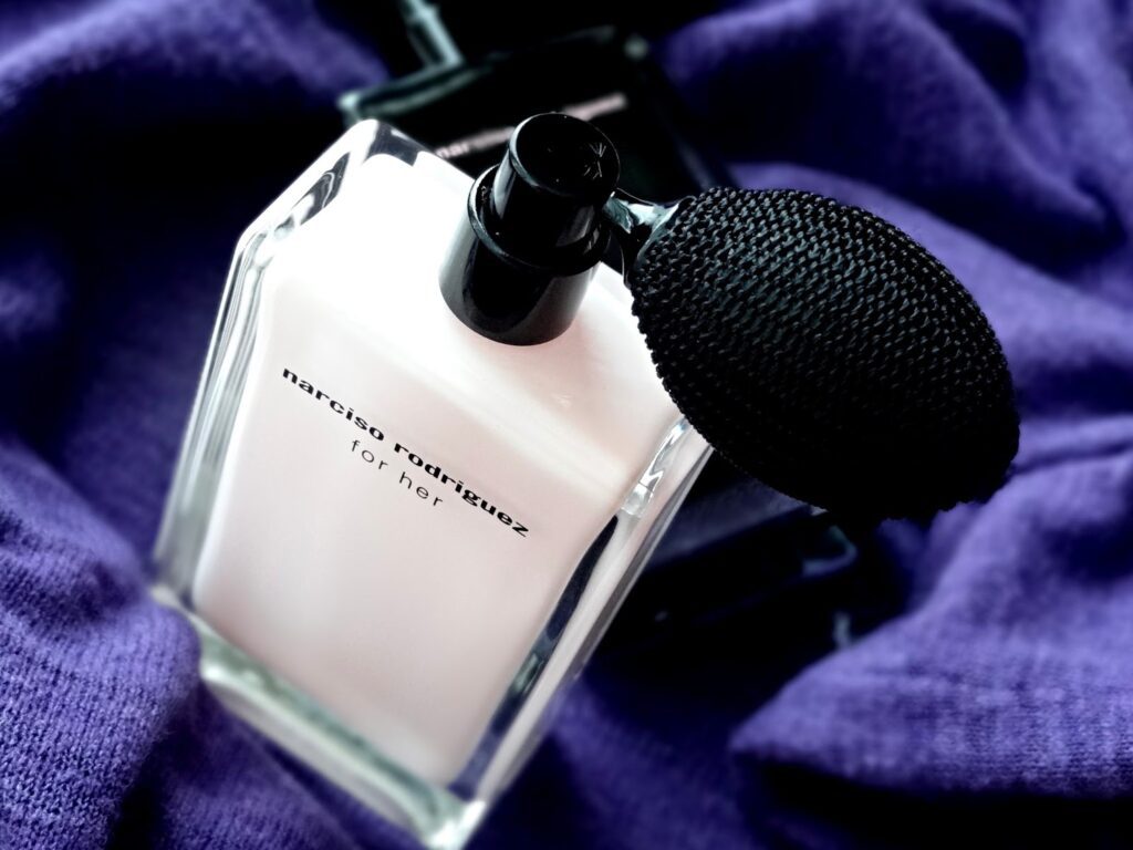 Narciso Rodriguez For Her Eau de Parfum with Atomizer