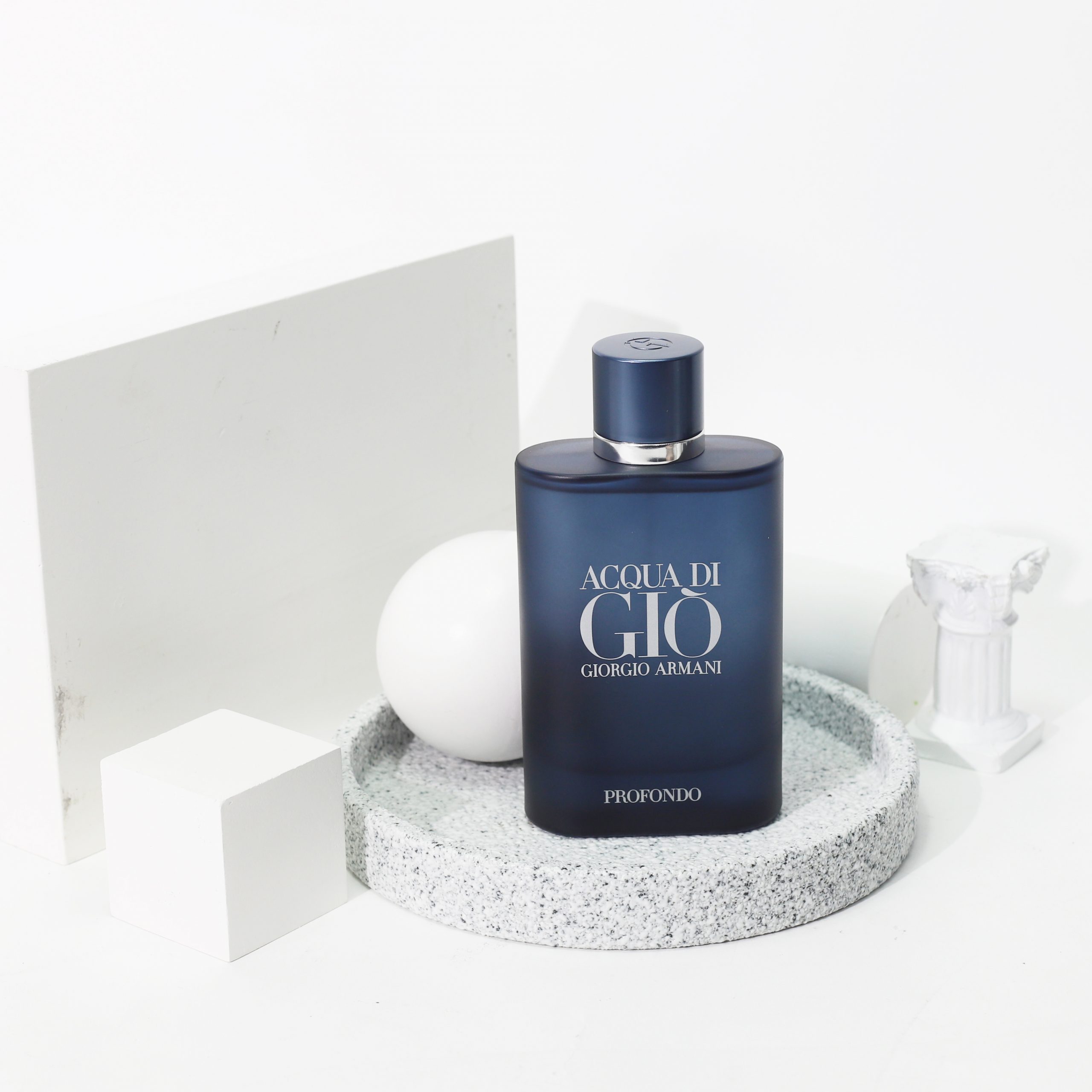 Chiết ACQUA DI GIO PROFONDO hương thơm độc đáo của thương hiệu Giorgio Armani